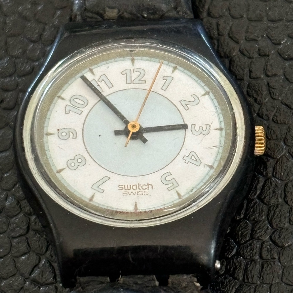 1991 Ladies Swatch Watch Polka LP109